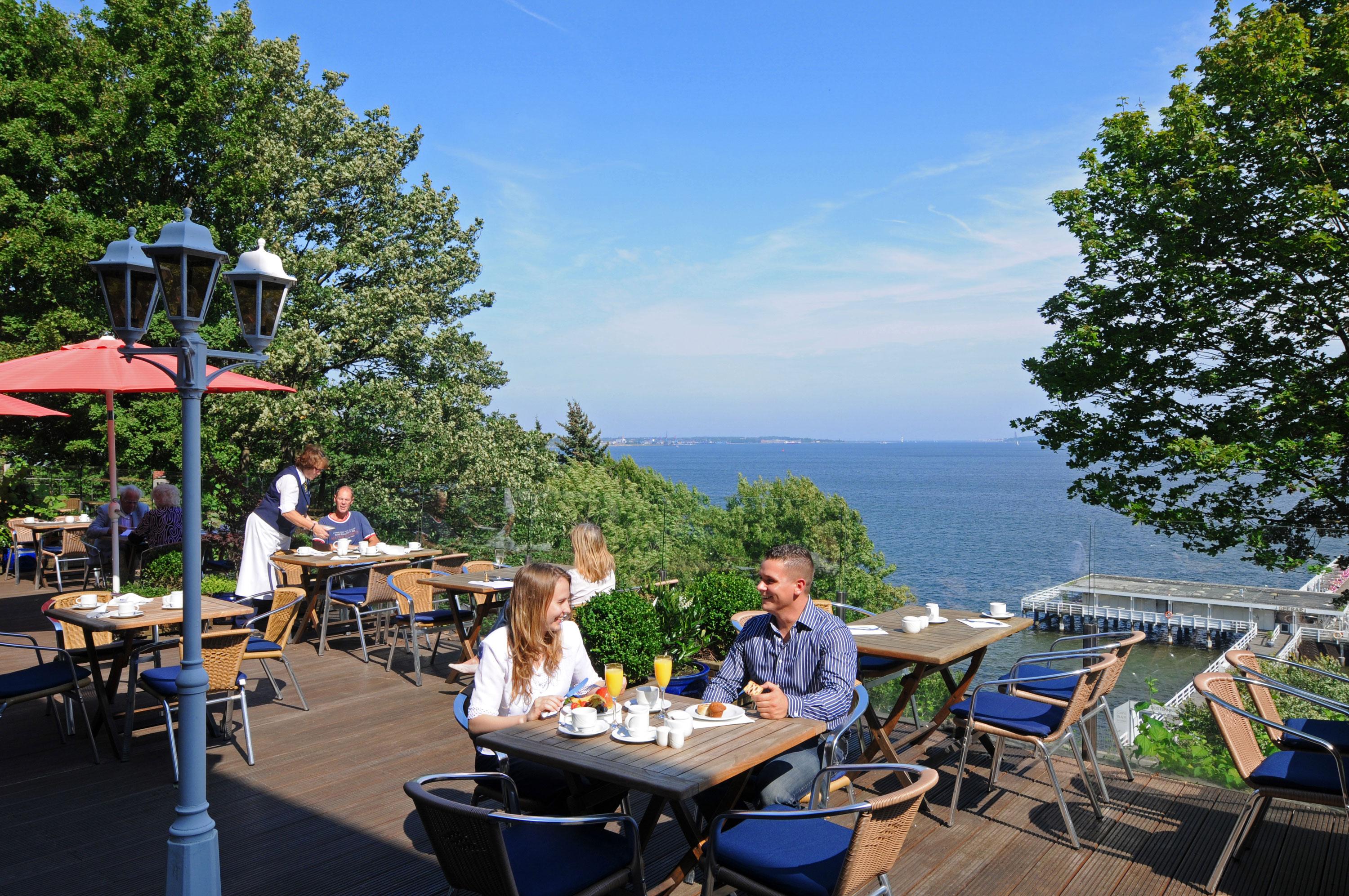 Maritim Hotel Bellevue Кил Екстериор снимка